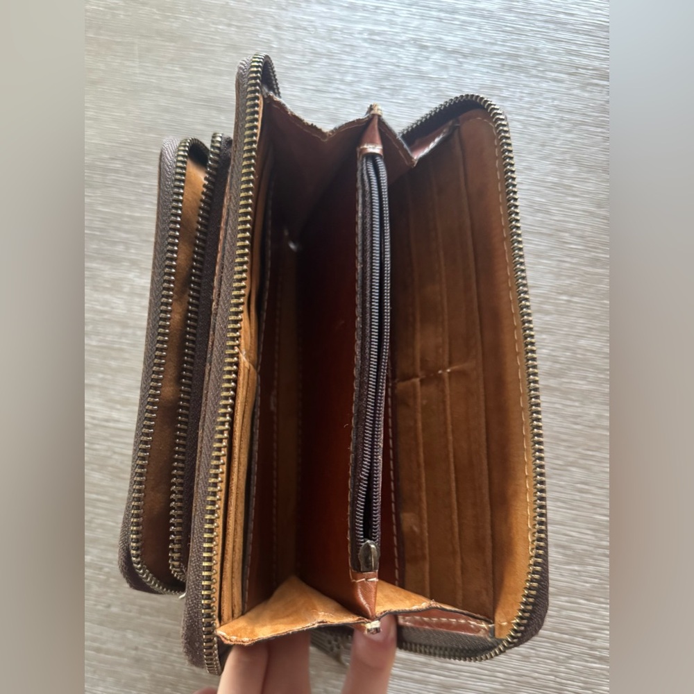 Patricia Nash Women’s Wallet/Clutch - Picture 3 of 5